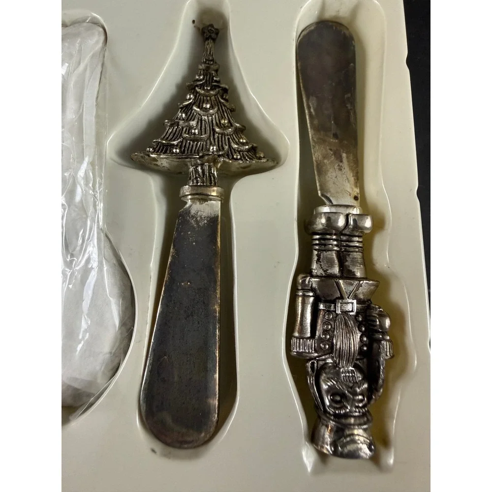 Vintage NIB Studio Nova Set of 4 Holiday Festival Silverplate Spreaders 3 3/4in